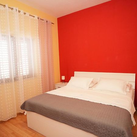 Apartment Beky Подстрана Екстериор снимка