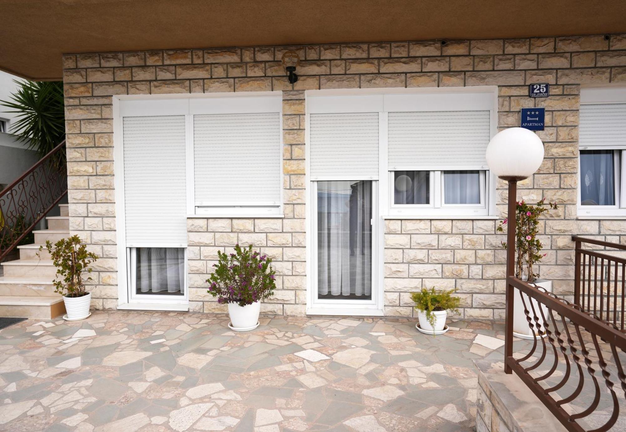Apartment Beky Подстрана Екстериор снимка