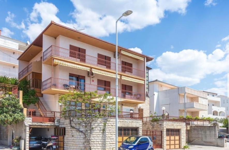 Apartment Beky Подстрана Екстериор снимка