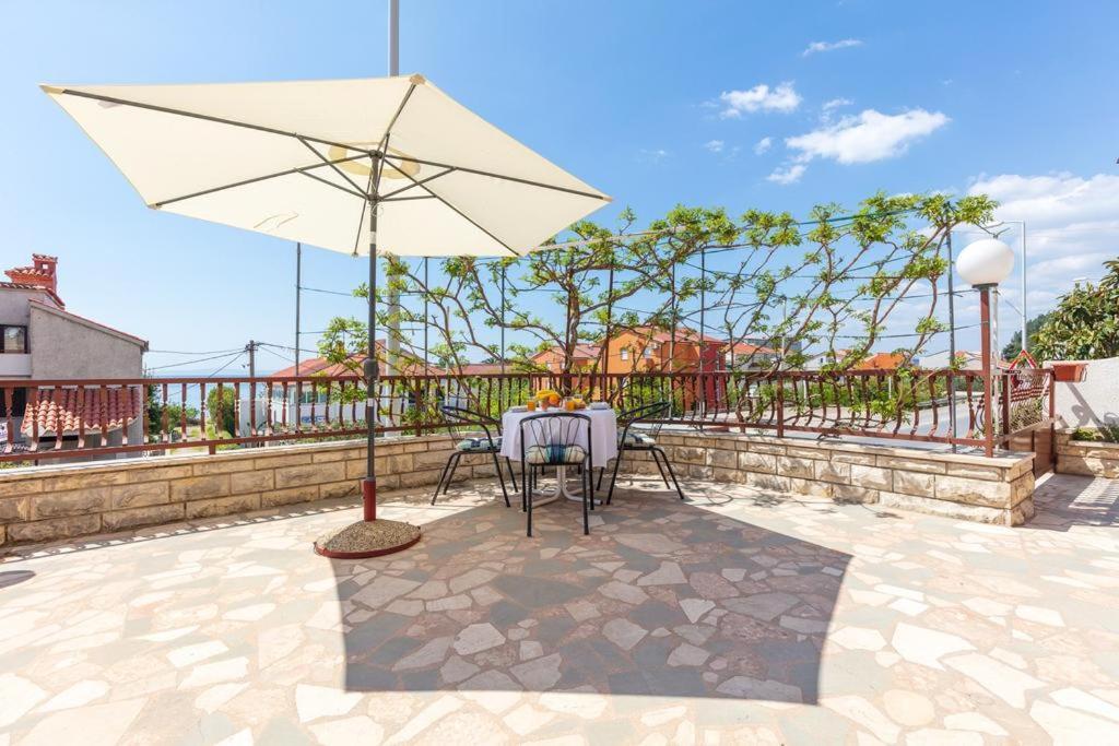 Apartment Beky Подстрана Екстериор снимка